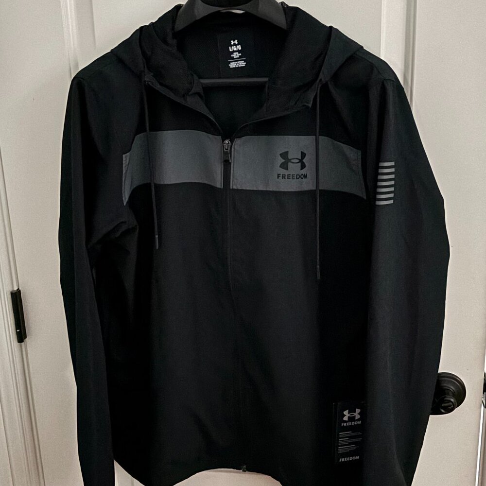 Under Armour Freedom Men's L Windbreaker Jacket NWT